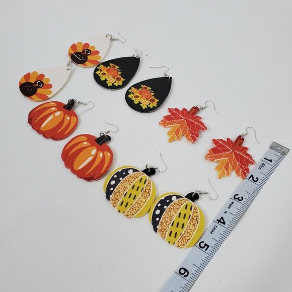 Fall Leaf Thanksgiving Lightweight Earrings - Picture 3 of 3